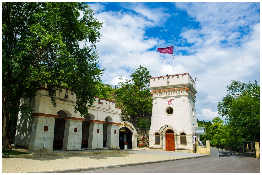 Patrimoniul cultural al Republicii Moldova - Combinatul de Vinuri CRICOVA